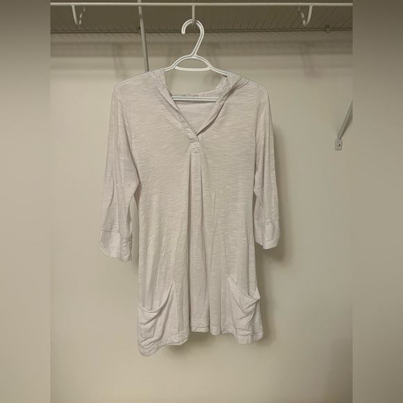 🌸3 FOR 5🌸 White Powder Room swimsuit cover - Picture 1 of 2